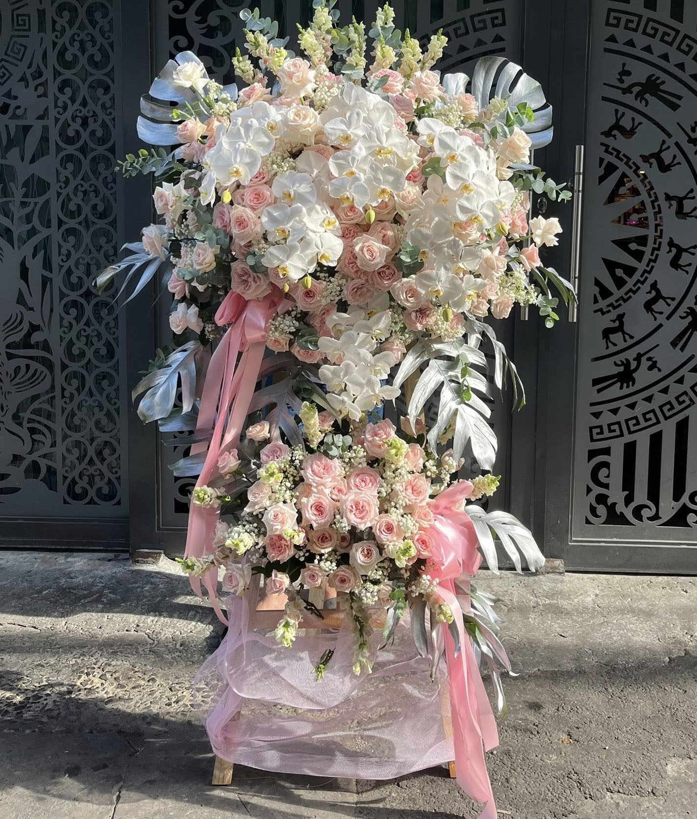 Kệ hoa chúc mừng -318