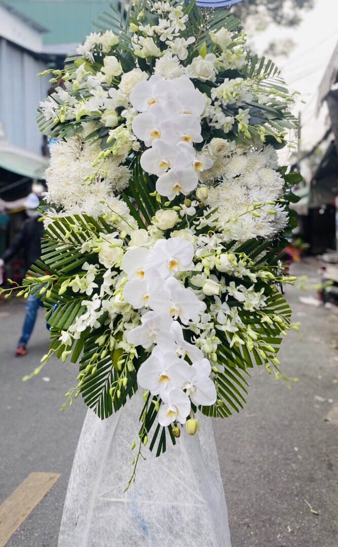 Vòng hoa chia buồn